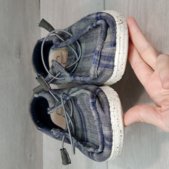 Hey Dude mens Wally Funk Plaid Blue Grey Loafer Slip On shoes sz 9 - Picture 4 of 12